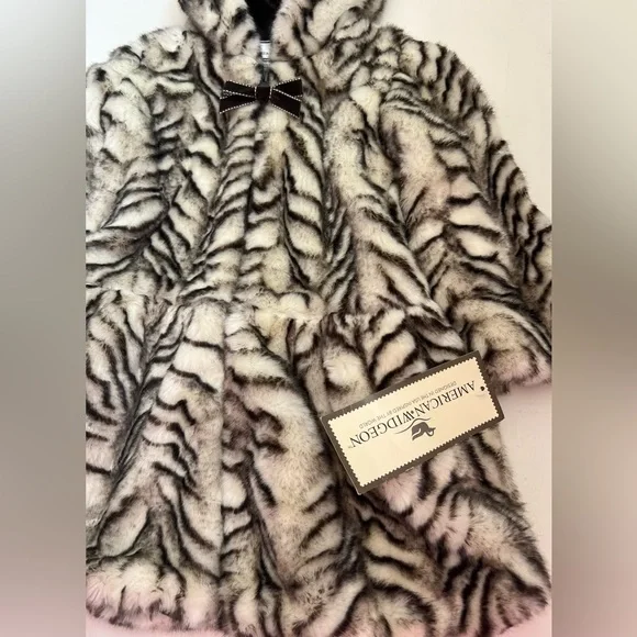 New! Gorgeous American Widgeon Girls' Zip Front Hooded Faux Fur Coat. Size 4